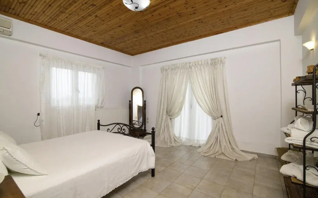 Villa John Dimeon With Private Pool