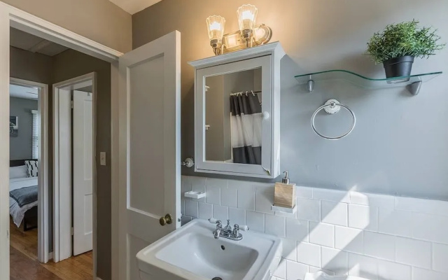 Luxurious 3br 2ba Townhouse with cozy backyard