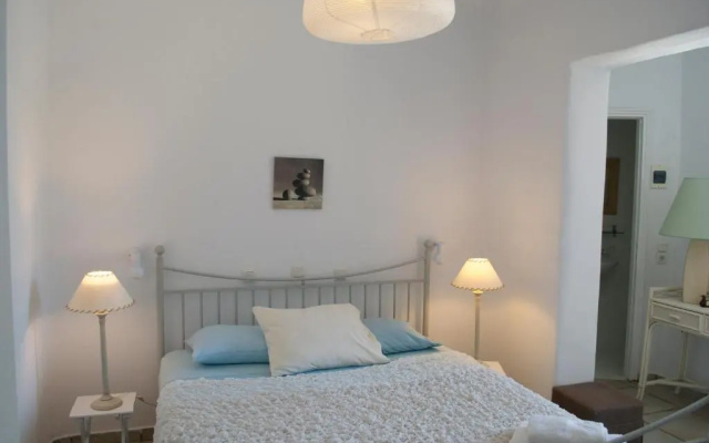 Nafsika 4Bedroom Sea View House
