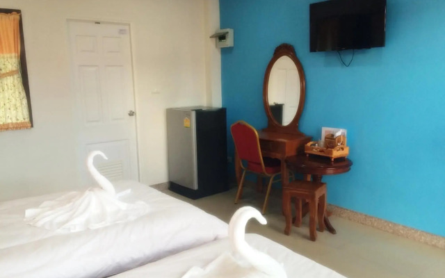 Vipat Bungkan Hotel