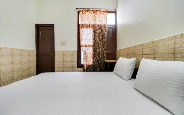 SPOT ON 48494 Hotel Ashiana