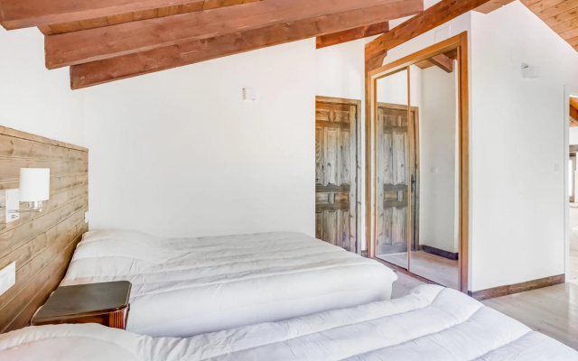 Rustic Holiday Home in Merilla with Valley View