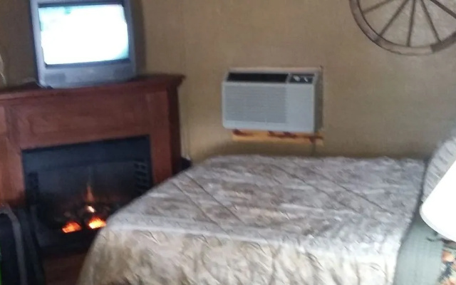 Headwaters Motel