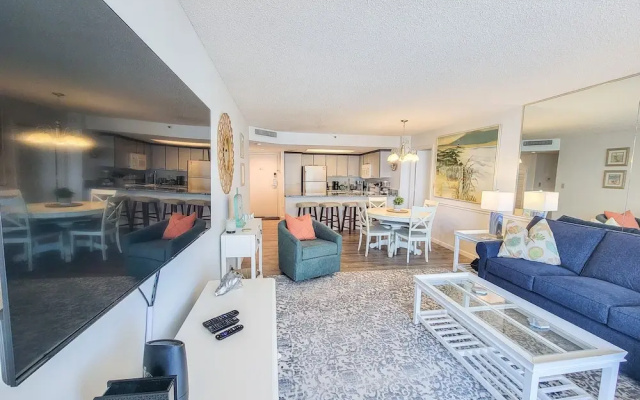 107 South Hampton 2 Bedroom Condo