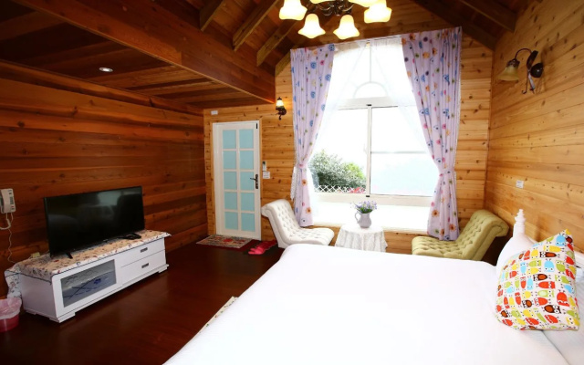 Sitou Flora's House B&B