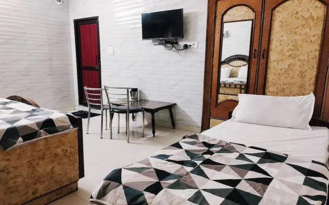 Hotel Purohit Sindhi Camp