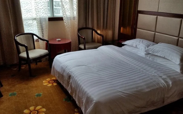 Li Ping Hotel