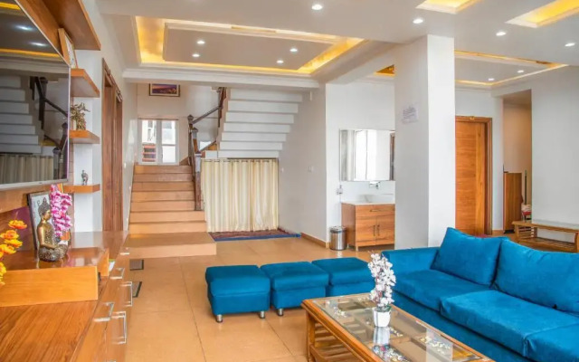 The White Haven Homestay I Rooms & Kitchen