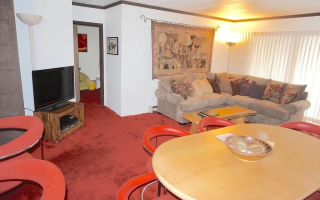 Lakeview 826 #109 - 2 Br Condo