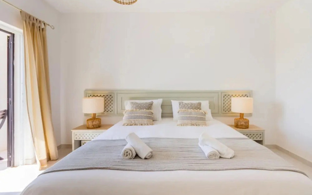 Clube Albufeira, Family Holidays with Pool View