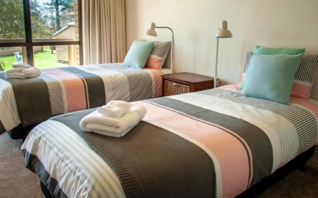 Perfectly Positioned Beachfront Apartment - Unit 6