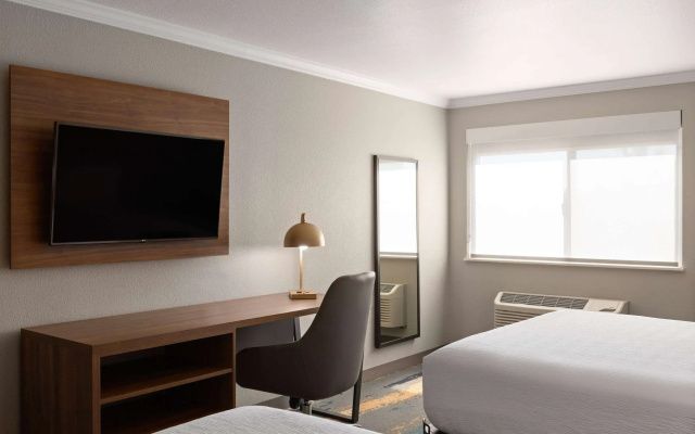 La Quinta Inn & Suites by Wyndham Yakima Downtown