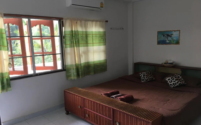 Happy Guesthouse
