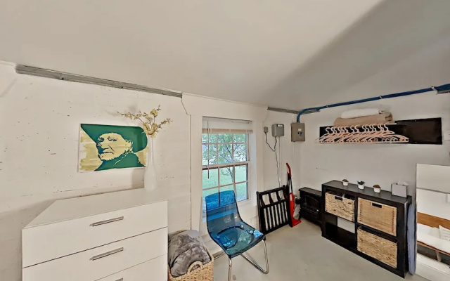 1714bou1 1 Bedroom Home
