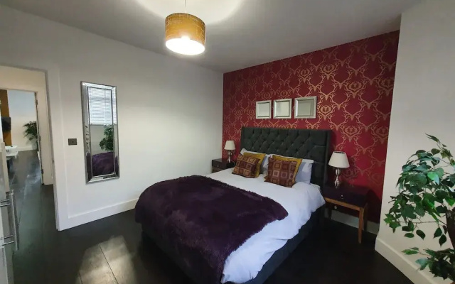 Contemporary Executive Apartment
