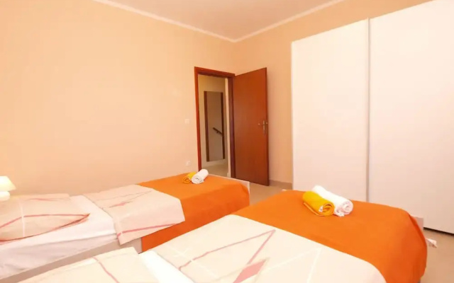 Apartment 1386