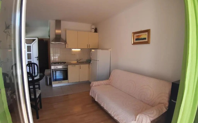 Apartments and Rooms Dobrila