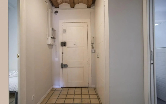 41CB193- Charming rustic apartment
