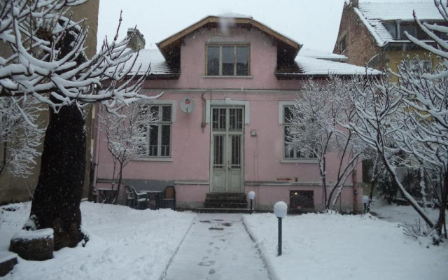 Hostel44