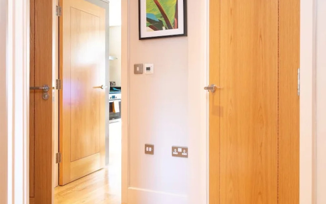 Luxury Central Reading Apartment 1 bed. Satellite TV. Wi-Fi