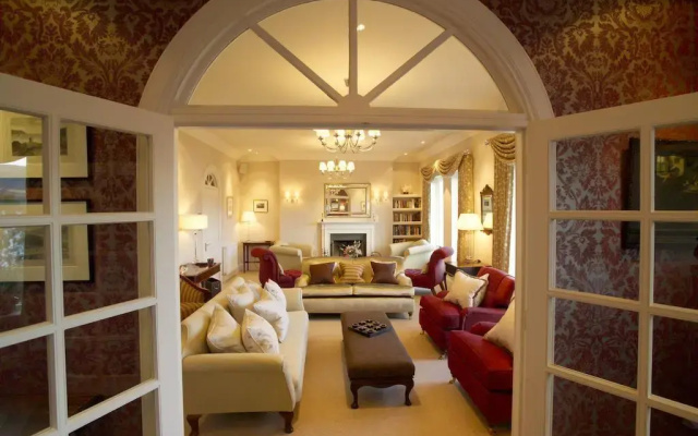 Lochness Lodge Hotel