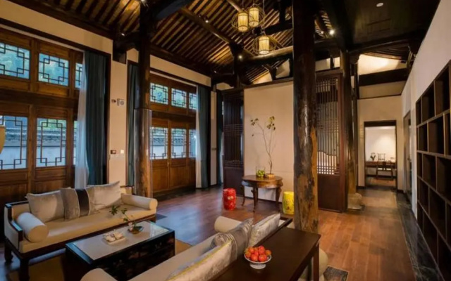 Deefly Origin House