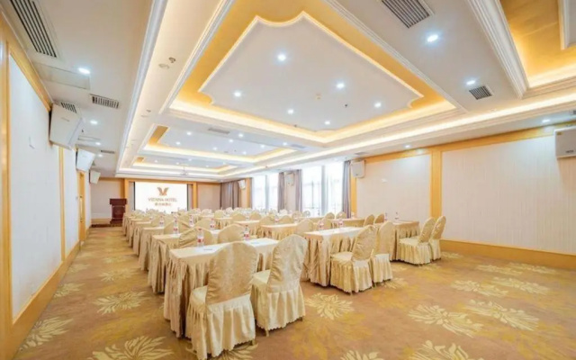 Vienna Hotel (Chengdu Xinfan Furniture City)