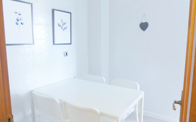 Apartamento luminoso, funcional y amplio en zona hospitalaria