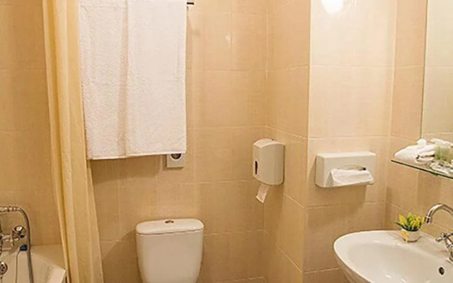 Kapu$ta Hotel