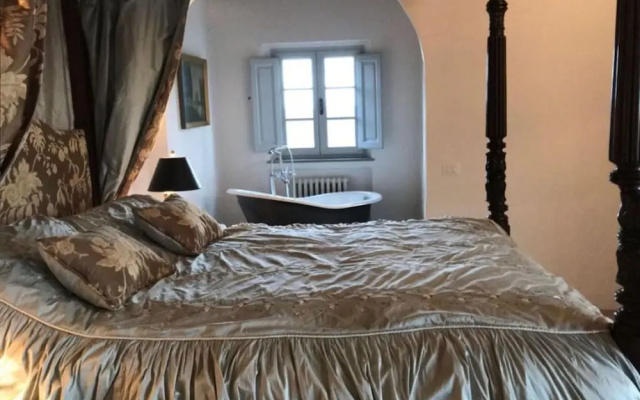 Villa Near Cortona With Pool & Countryside Views