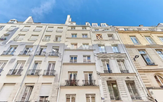 Elegant Studio Center of Paris