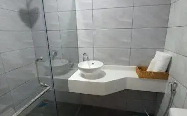 Paradian Hotel
