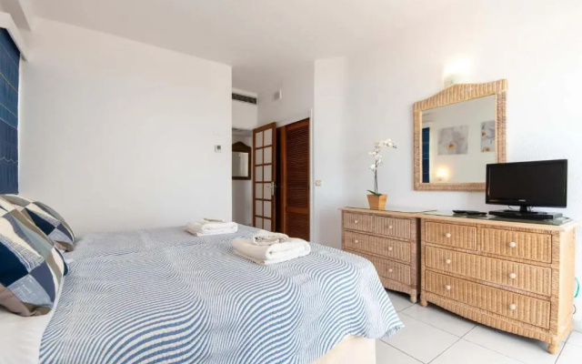 Club Atlantis 89 - Two Bed