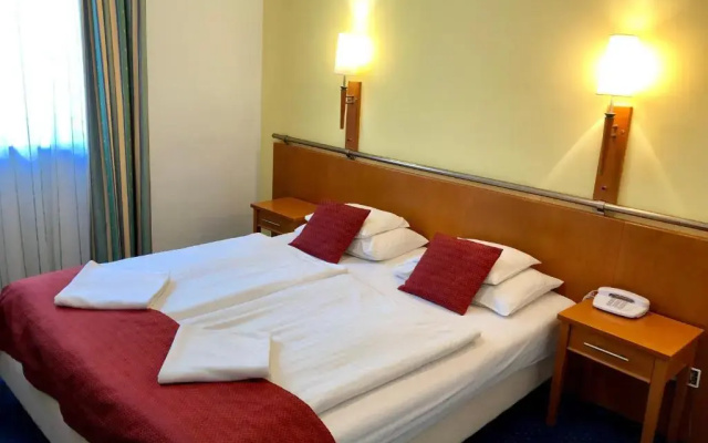 Hotel Veritas