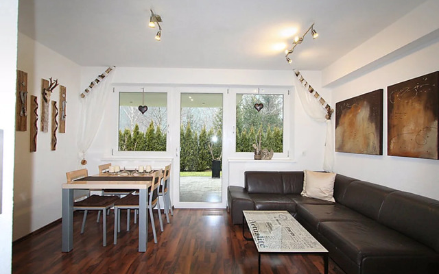 Apartment Matt See