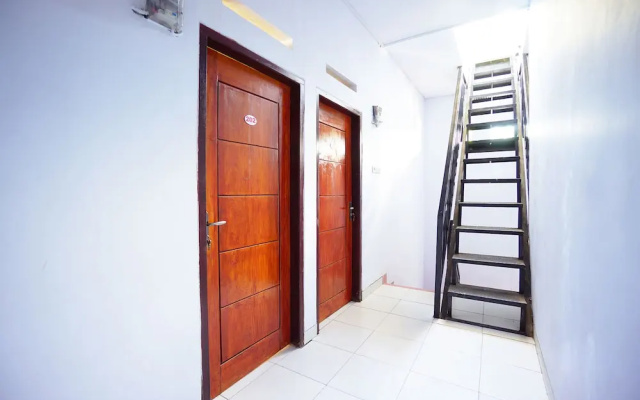 Oyo 1064 Manado Airport Residence