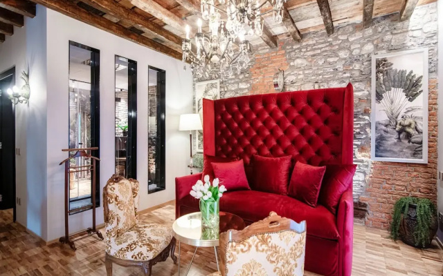 Aurum - Como Luxury Suites