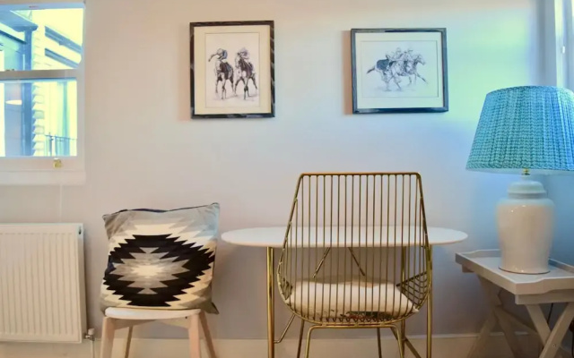 5 Bedroom Family Home in Acton