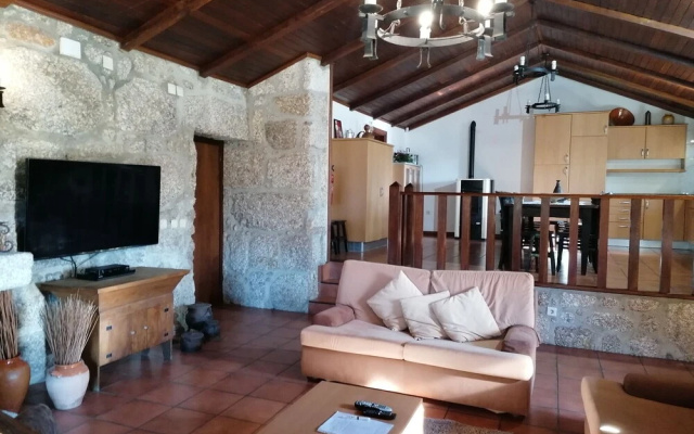 Casa Rústica com Piscina, Gerês Mystay