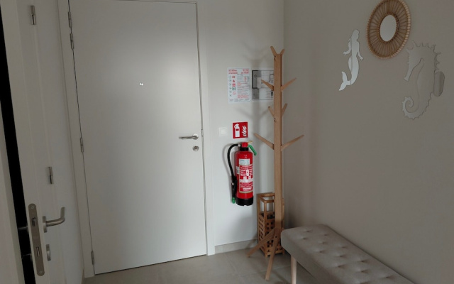 Luxury Apartment With Pool & Parking