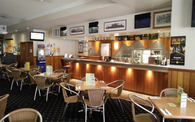 Young Australian Hotel