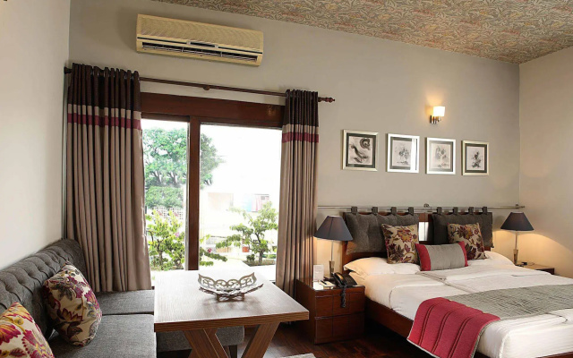 Ahuja Residency Golf Links