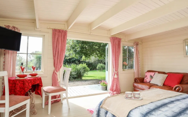 Songbird Hideaway