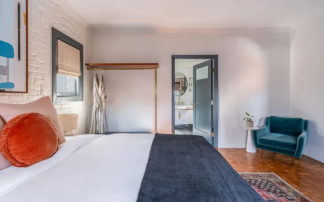 Gold-Diggers Hotel