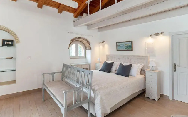 The Harbour House - Waterfront 1 Bedroom Suite
