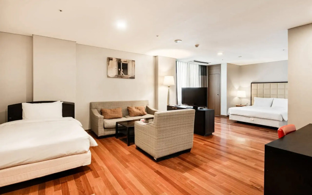 Ramada Hotel and Suites Seoul Central