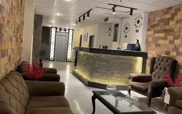 Verssailles Pyramids Hotel