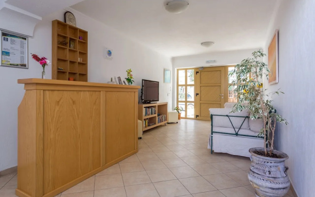 Ritsa Apartments