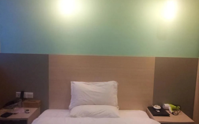 Donghua Hotel-Guangzhou Exhibition Branch