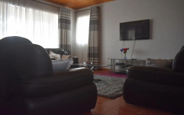 Monavale Hills Getaway
